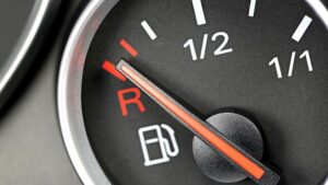 Ile pali motorówka? Sprawdź, co wpływa na zużycie paliwa!