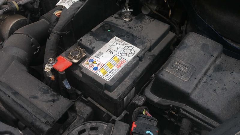Jak wybrać idealny akumulator do Peugeot 207?