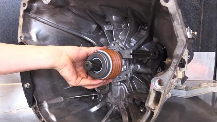 Odpowietrzanie sprzęgła Opel Astra G