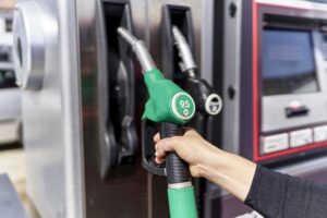 Co warto wiedzieć o benzynie: kluczowe informacje i fakty