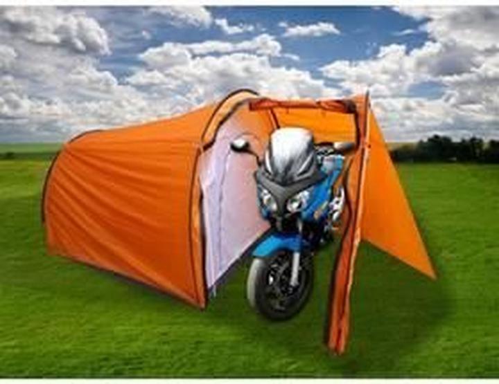 Idealny namiot na wyjazd motocyklem – jak dokonać najlepszego wyboru?