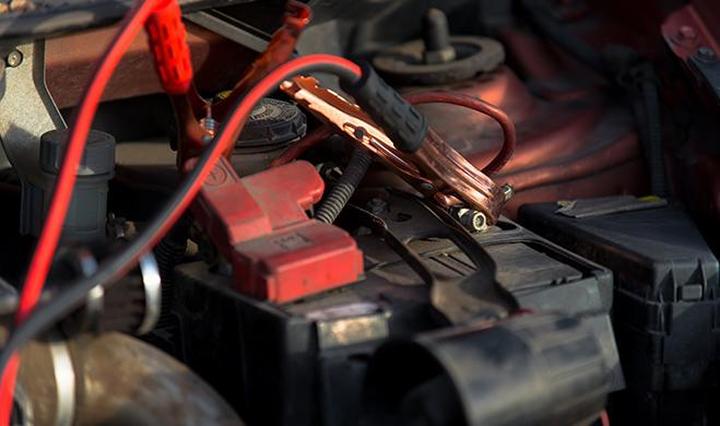 Bezpieczeństwo przy wymianie akumulatora