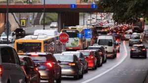 Jak skutecznie odliczyć dojazdy do pracy samochodem od podatku?