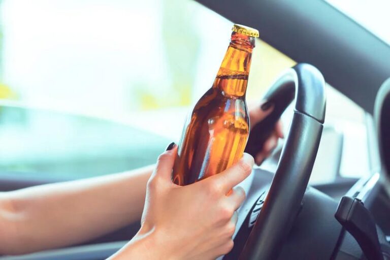Jazda po alkoholu – jakie konsekwencje dla prawa jazdy?
