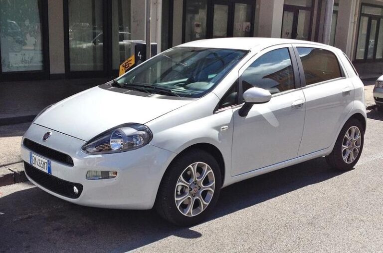 Ile pali Fiat Punto? Odkryj prawdziwe zużycie paliwa w codziennym użytkowaniu