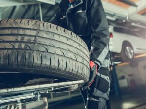 Jakie są wagi opon 19 cali i co wpływa na ich ciężar?