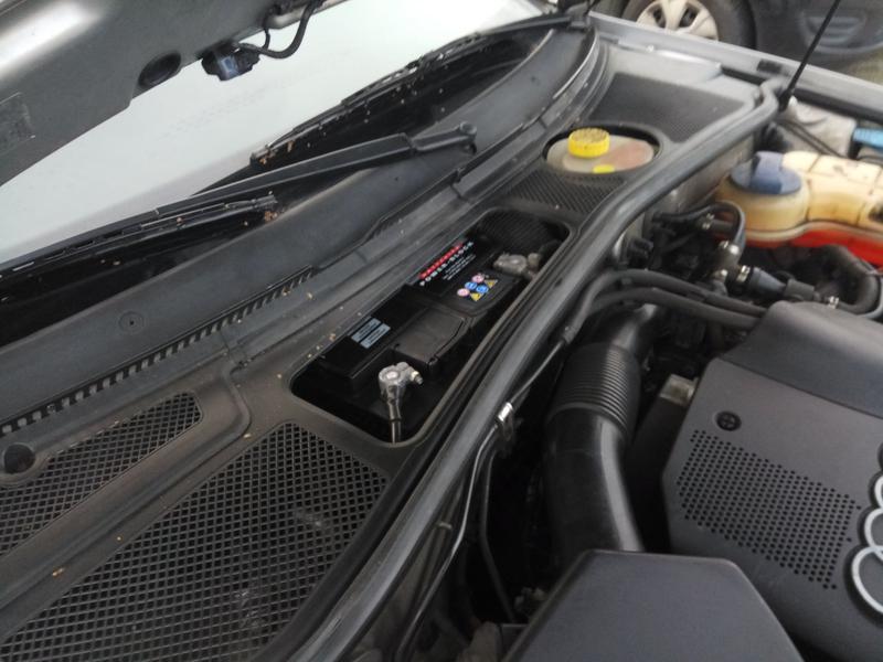 Najlepszy wybór akumulatora do Audi A4 1.6 benzyna – co warto wiedzieć?