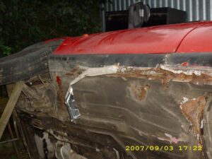 Skuteczne sposoby na to, jak załatać dziurę w podłodze samochodu