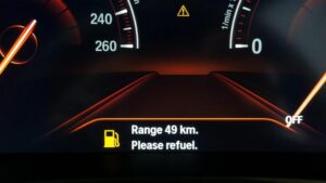 Praktyczny poradnik: Jak skutecznie sprawdzić spalanie w samochodzie?