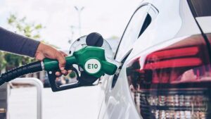 Ile pali Toyota RAV 4 benzyna? Odkryj zaskakujące fakty o zużyciu paliwa!